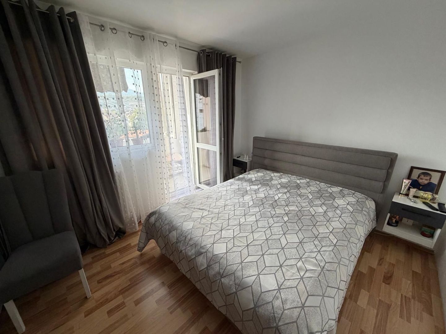 Apartament 2 camere, Cetate, zona piata, et.3, renovat - Poză 3