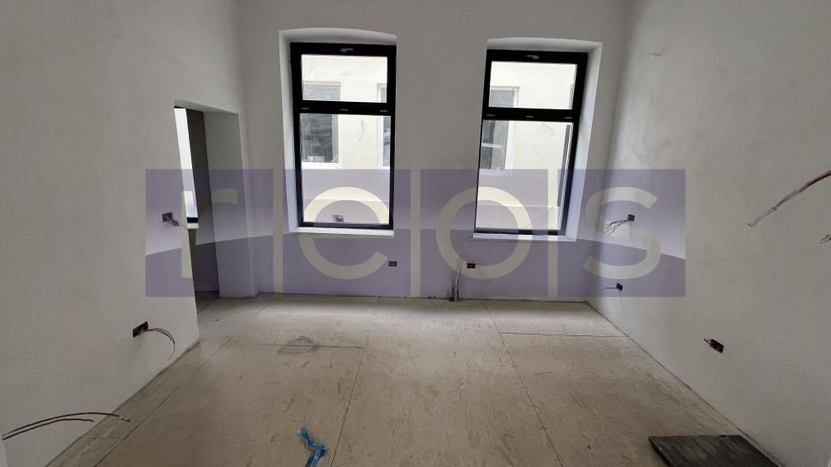 IMOBIL MIXT | ROSETTI | 500 MP | RENOVAT | 2 CORPURI + SUBSOL + CURTI INTERIOARE - Poză 5