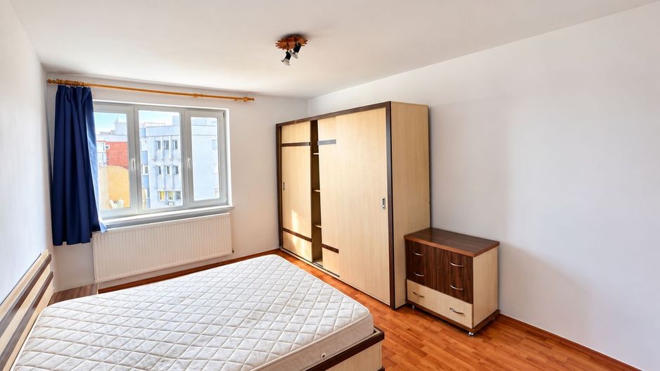 Aradului-Iulius Town | 2 Camere | Etaj Intermediar | Decomandat. - Poză 7