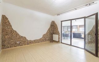 Apartament 4 camere si Curte Proprie | Parcare Inclusă - Poză 2