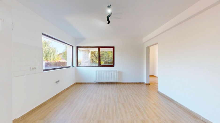 Casa Duplex cu 3 dorm.+ Dressing + Panouri Solare! Cu 2 intrari! - Poză 8