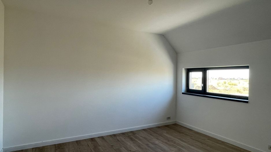 Duplex cu arhitectura deosebita - Mosnita Noua - Poză 10