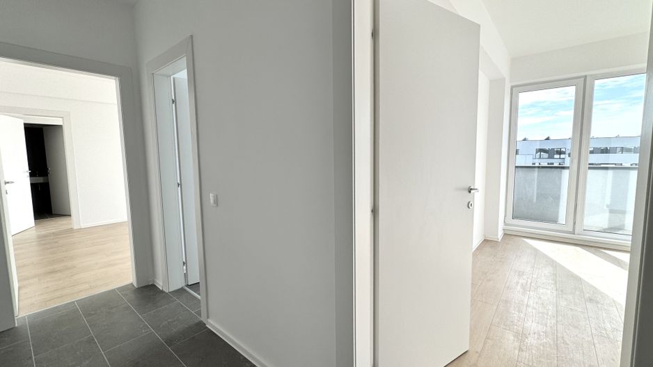 3 camere. Bucătărie închisă. Vedere panoramică. Reper Mall Colosseum - Poză 8