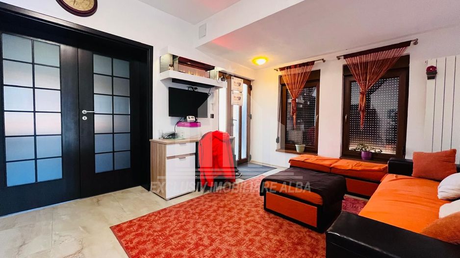 Casa individuala renovata, Lipoveni - Poză 1
