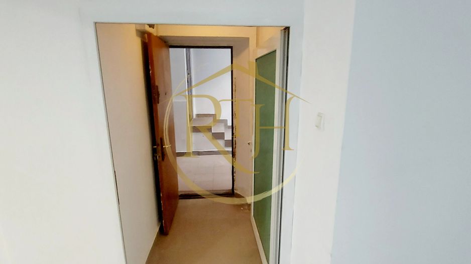 Se inchiriaza spatiu comercial situat in apropiere de Piata 700 si Piata Unirii - Poză 15