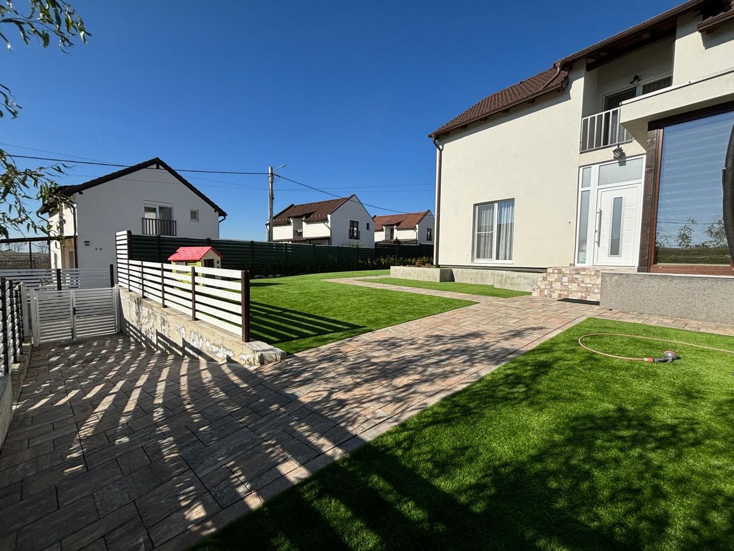 Cauti o Casa  cu  TEREN mare, GARAJ si PIVNITA? - Poză 2