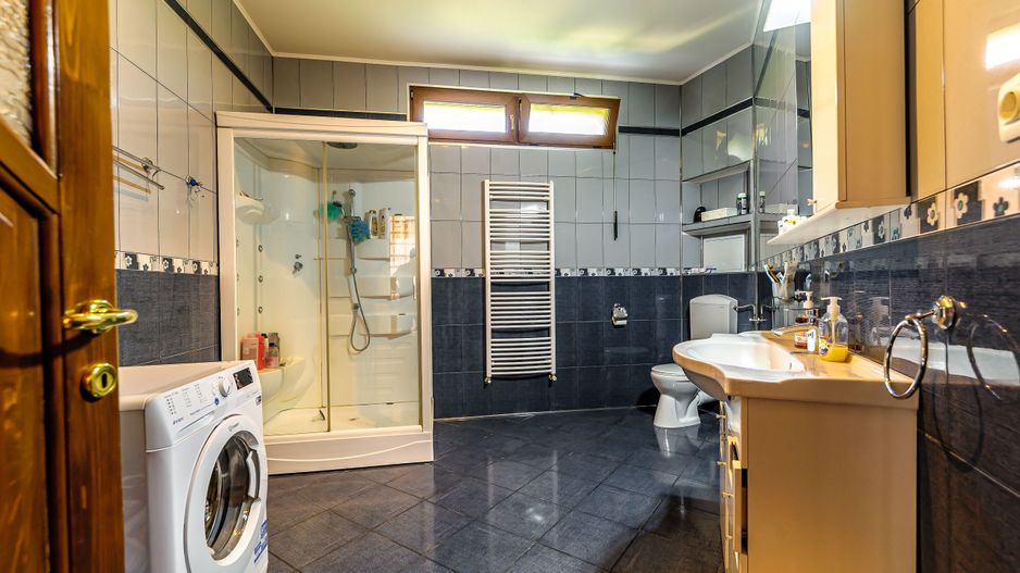 Casă superbă cu 6 camere, gradină și terasă, în centrul Aradului. - Poză 10