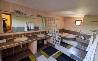 Casa / Vila cu 9 camere Breaza - Poză 10