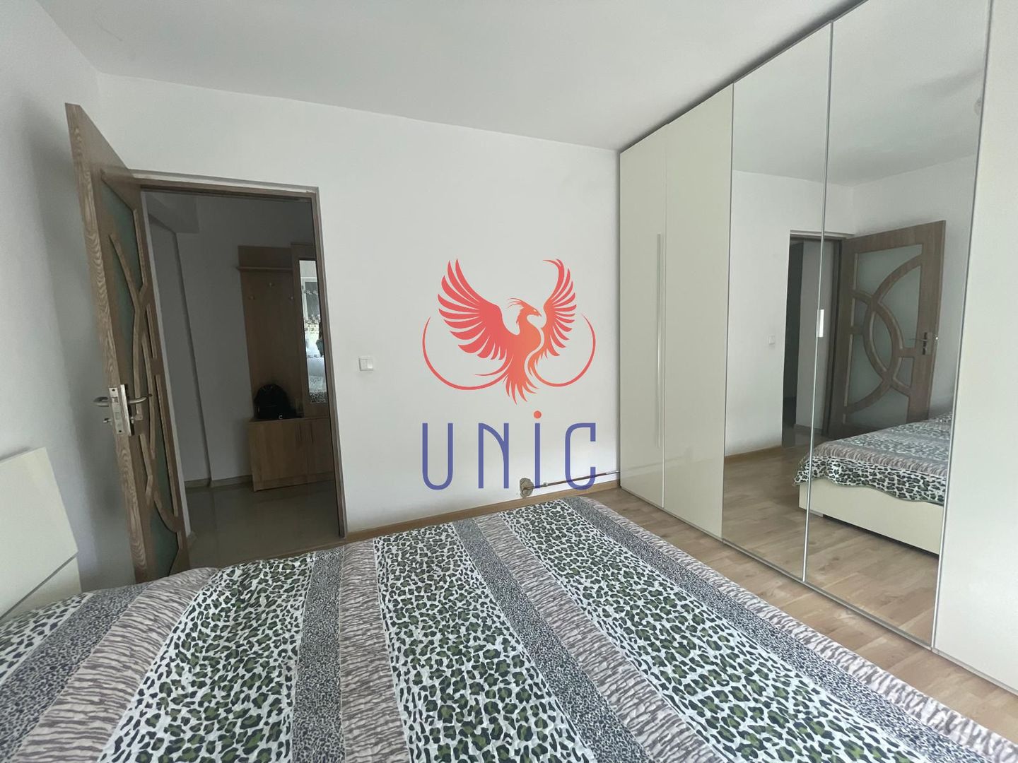 4 camere decomandate, etaj 2, centrala termica - Valea Rosie - Poză 9