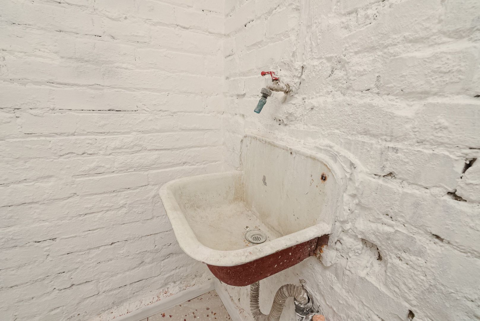 Piata Muncii, casa 87 mp totali, 179 mp curte libera, ideala birouri - Poză 34