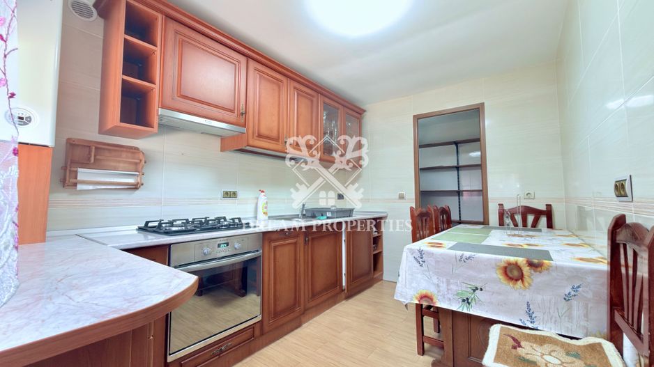 Apartament cu o camera la casa, terasa, gradina, parcare, Bd. Muncii - Poză 1