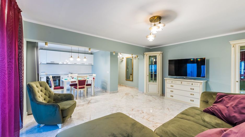 Apartament de închiriat cu 3 camere la Intim - Poză 2