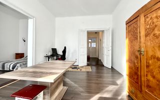 Un apartament care îți oferă orașul la un pas și vedere la Bega - Poză 5