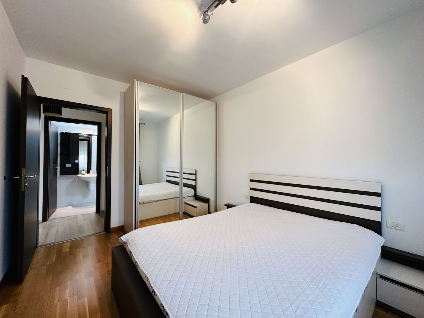 REZERVAT - Apartament cochet - 2 camere - The Ring | Terasa10 mp - Poză 14