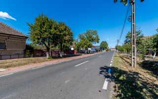 Teren si front stradal generos pretabil pentru dezvoltare rezidentiala - Poză 2