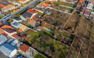 Vila spatioasa cu cinci dormitoare și teren generos de 1440 m in Aradul Nou - Poză 8