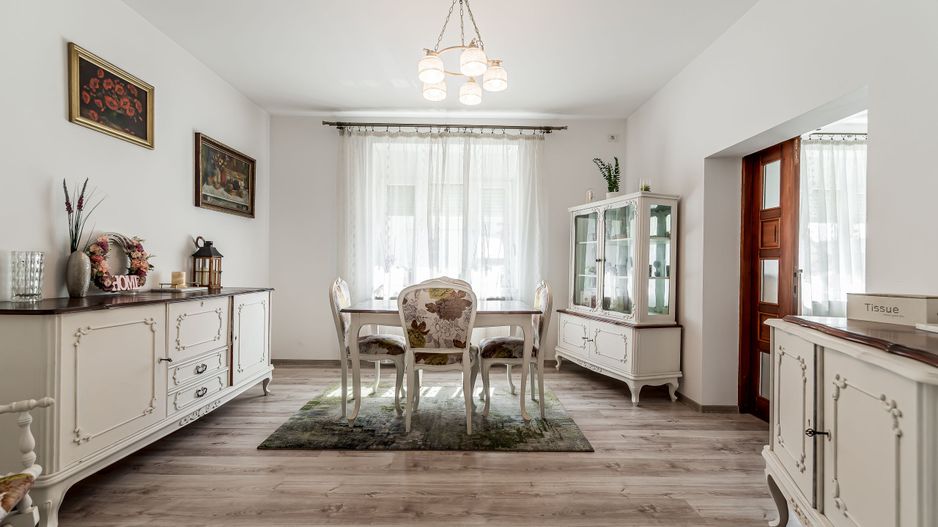 Casă în Vlaicu cu garaj și teren de 376 mp, Arad - Poză 3