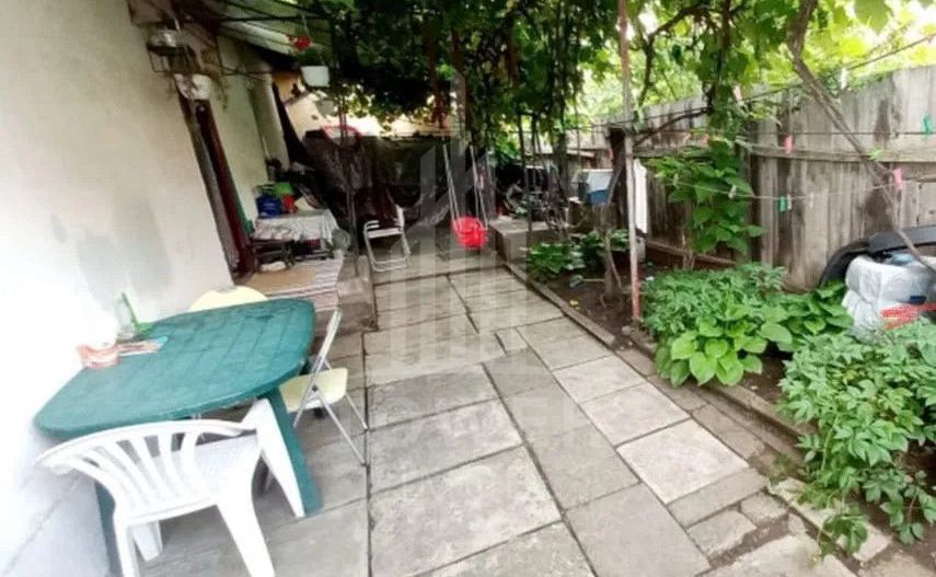 Casa tip duplex 2 camere de vanzare singur in curte Vasile Aaron - Poză 4