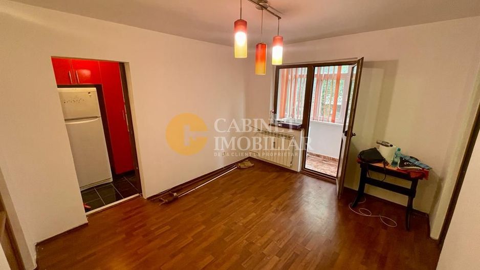 Apartament cu 3 camere - Etaj 1 - Bloc Fara Risc - Podu Ros - Poză 1