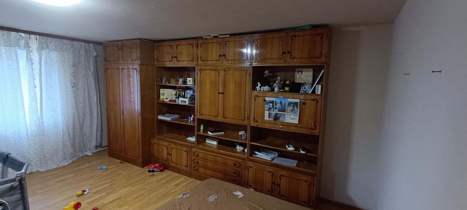 Casă spațioasă cu 4 camere , curte și teren generos în Mașloc - Poză 9