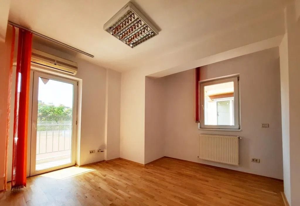 Apartament 4 camere nemobilat Stefan cel Mare de inchiriat bloc 2013 - Poză 8