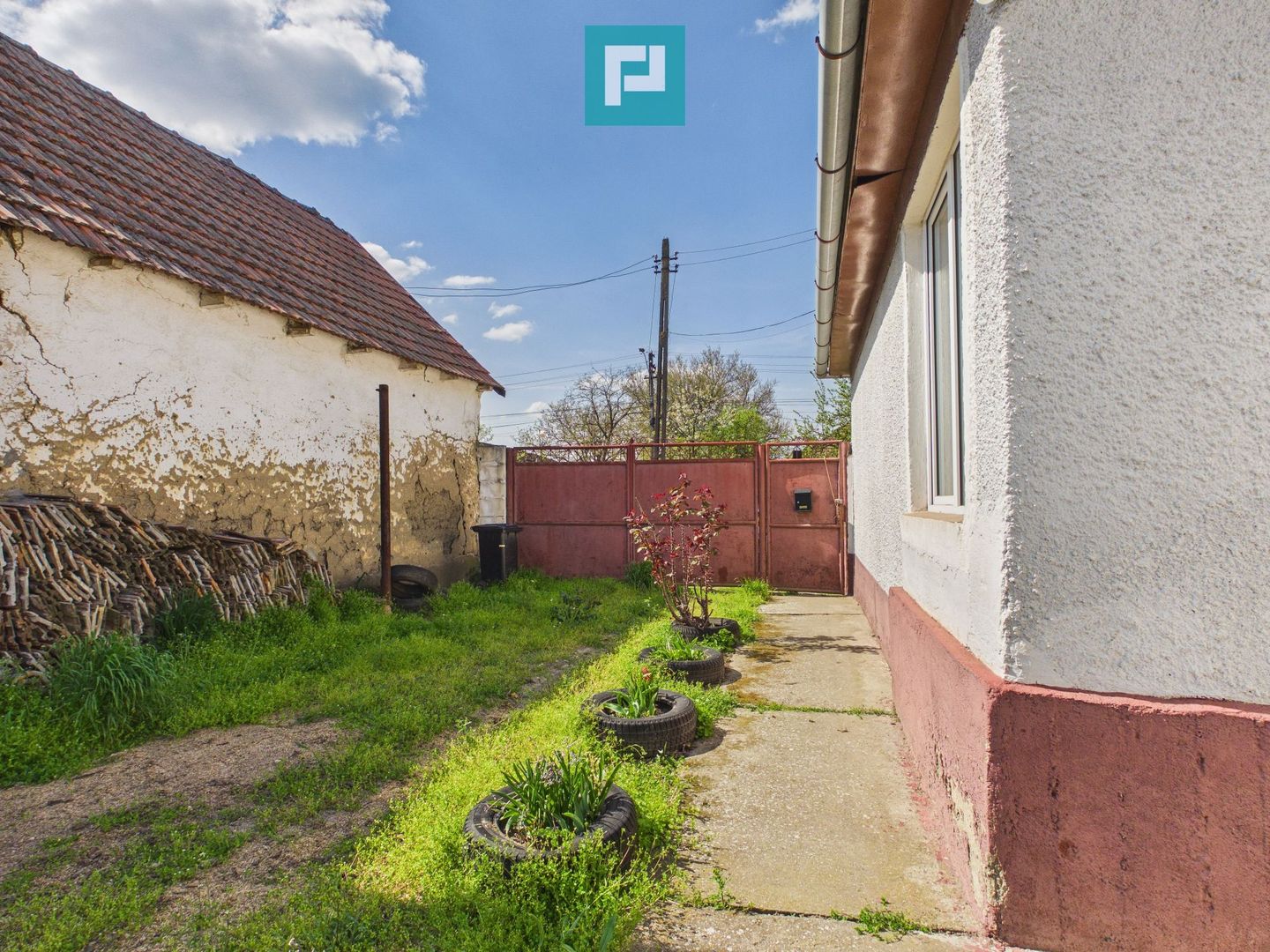 Casă cu 3 camere și 1047 mp în Peregu Mic - Poză 3