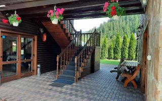 Pensiune in Muntii Apuseni 10 camere 1007 mp teren - Poză 6
