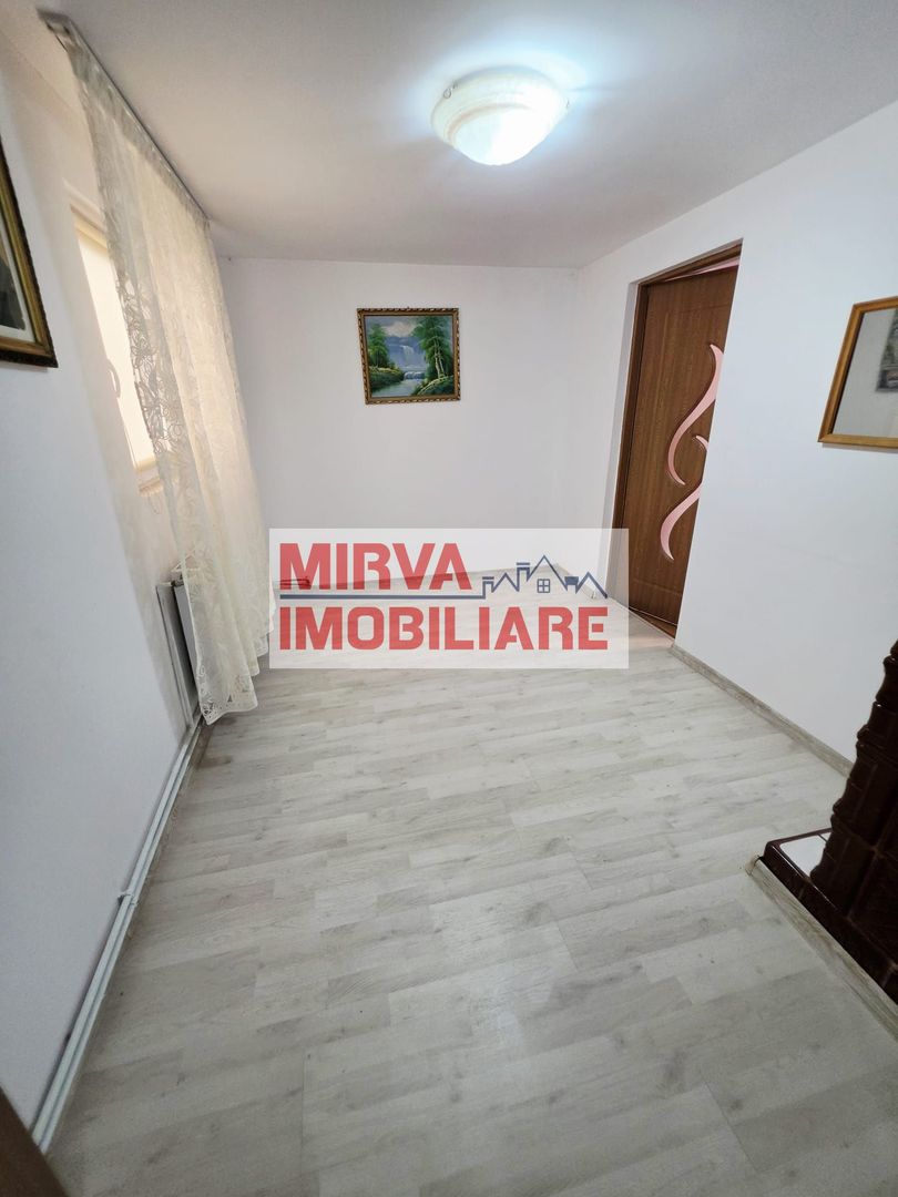 🏡 Casă renovată cu 6 camere, teren 557 mp – Berceni, Prahova - Poză 41
