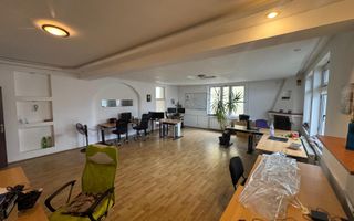 Vila cu 6 camere, 420mp,  teren 720mp, parcari, Zona Shopping City - Poză 4