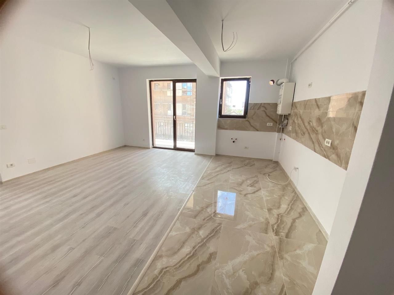 Apartament 2 camere bloc nou open space loc de parcare parter - Poză 3