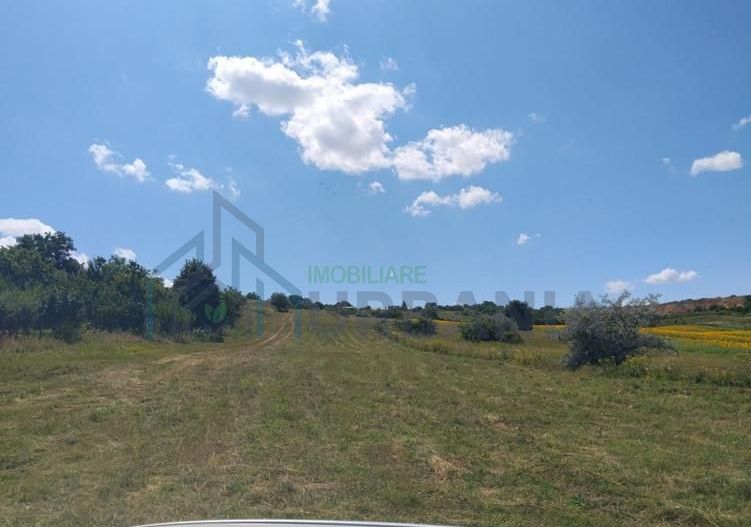 Teren de vânzare în Breazu, Iași – aproape de șoseaua principală - Poză 1