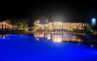 Proprietate unică de vânzare – piscină, restaurant, terasă - Poză 18