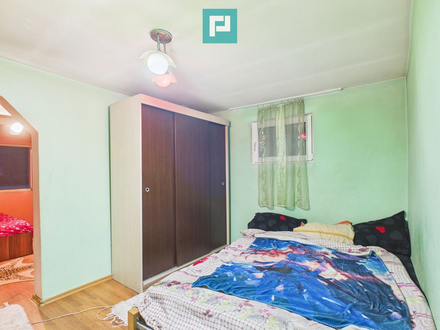 Casă cu 4 camere și 700 mp teren în Cermei - Poză 2