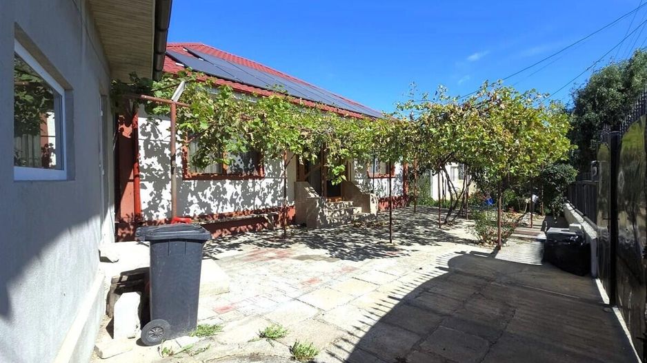 Castelu - Str. Florilor, casa din 2012, teren 737 mp si 106 mp utili - Poză 3