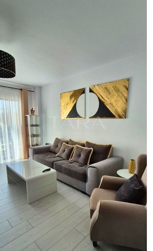 Apartament spațios în Bună Ziua, 3 camere, cu 2 balcoane. - Poză 1