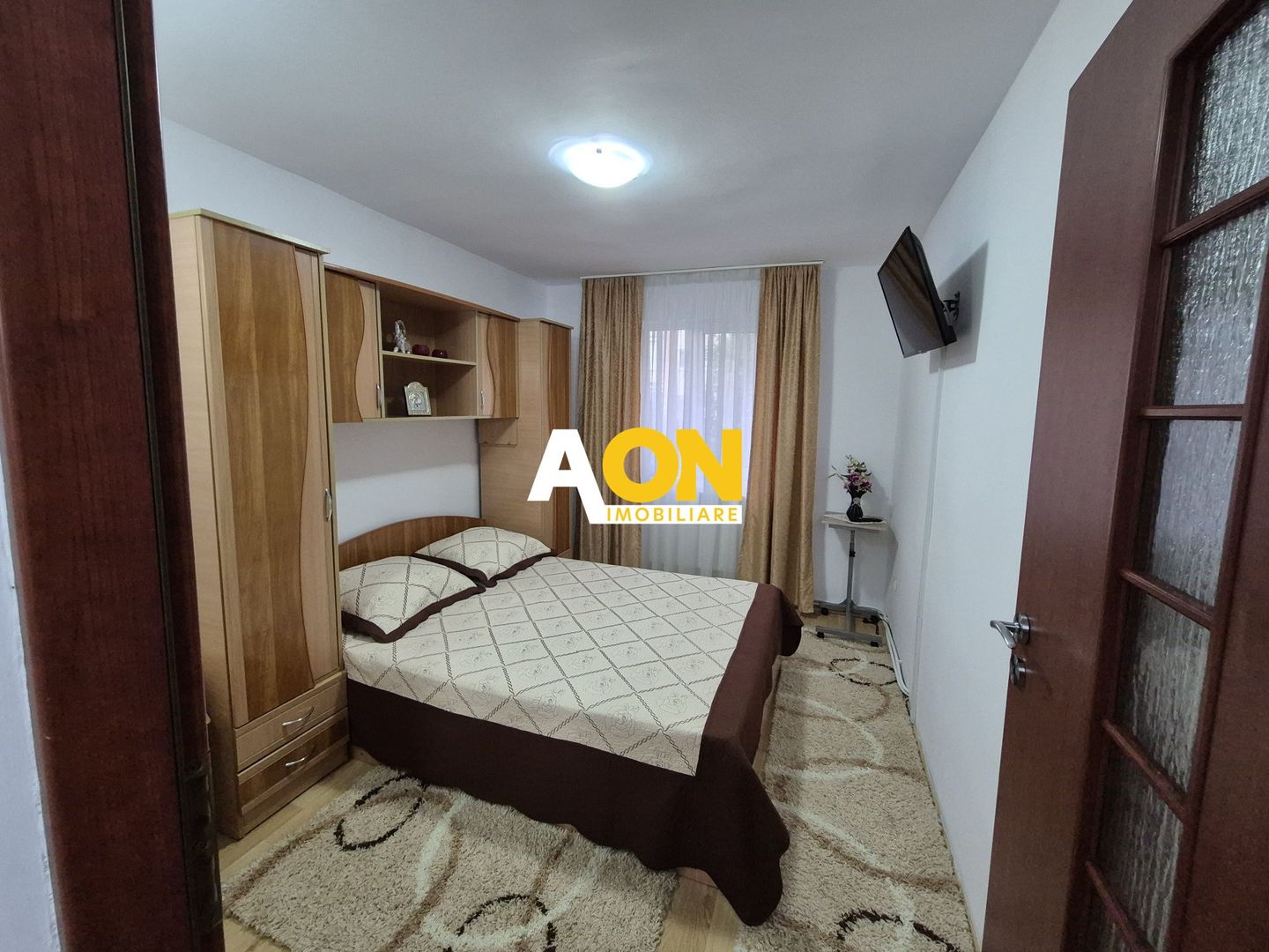 Apartament 2 camere, mobilat, utilat, etaj 1, zona Closca - Poză 3