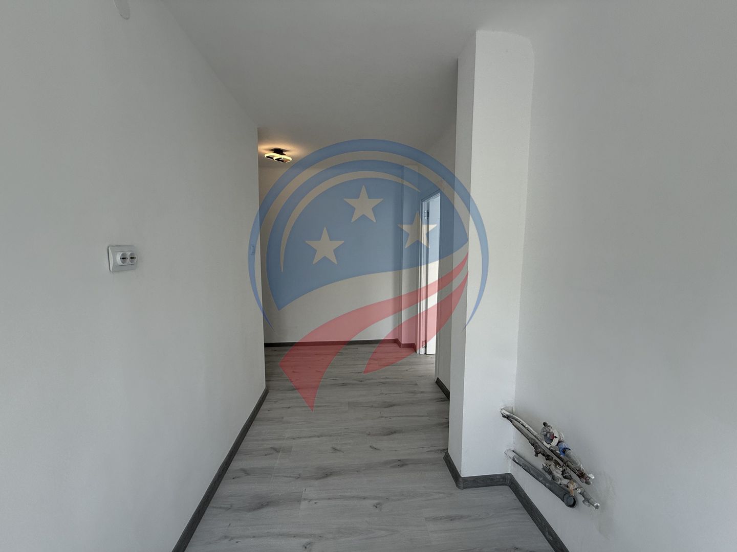 Apartament 2 camere decomandat Rovine Carrefour – bloc anvelopat, etaj 3/4 - Poză 6