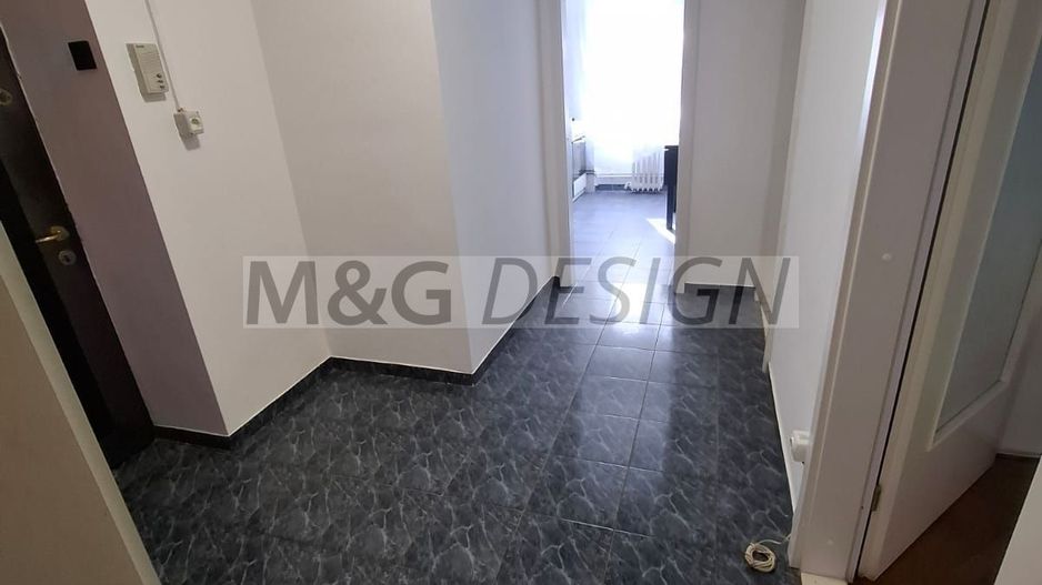 Medicina, etaj 3, CENTRALA, renovat recent - Poză 16