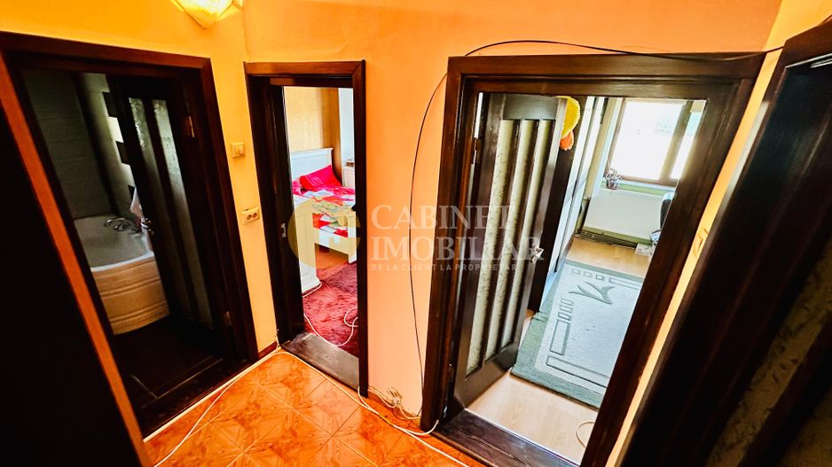 3 Camere Decomandat -  Esplanada Nicolina 1- Bloc 1990 - Poză 3