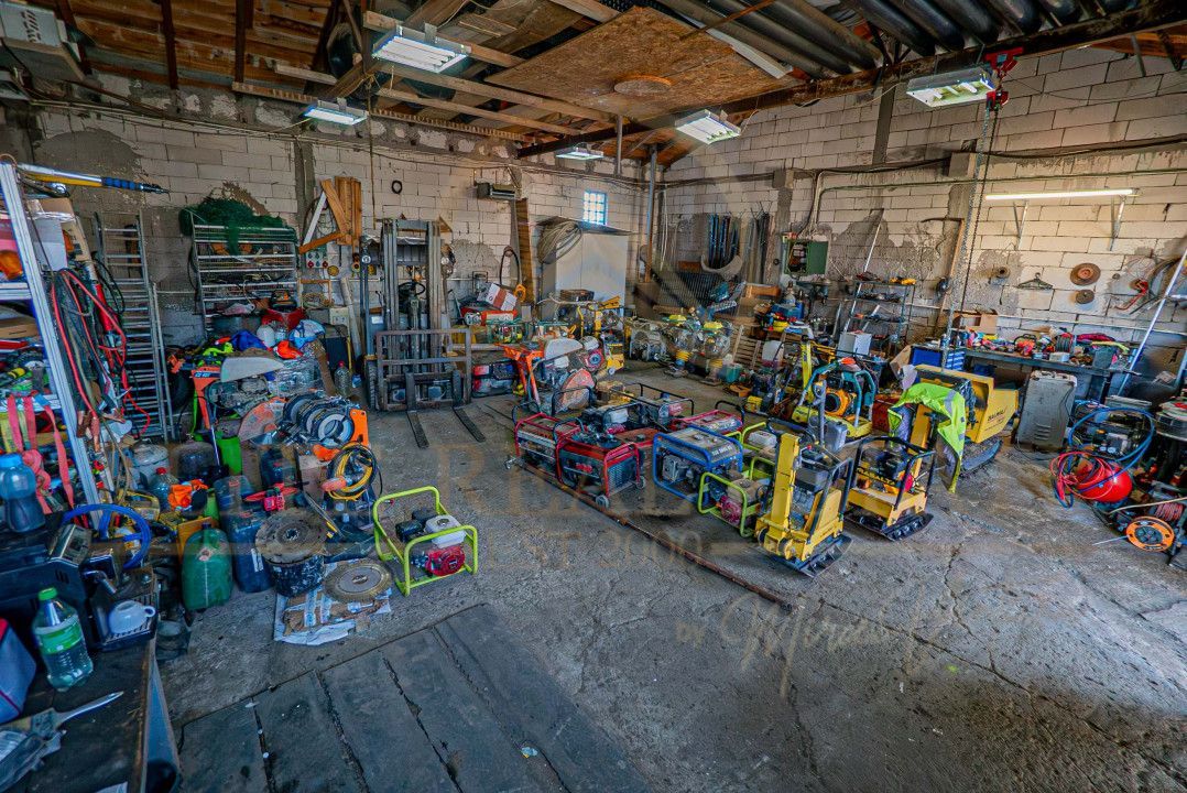 Proprietate cu Spațiu de Locuit și Hală în Agigea! - Poză 14