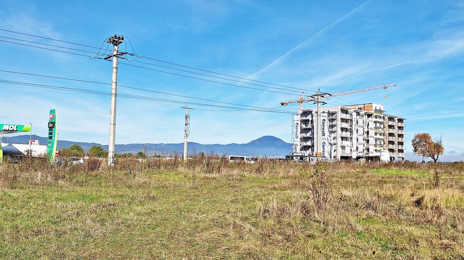 Intrare in Rasnov dinspre Brasov, zona de case noi, teren de 1976mp,  80 euro/mp - Poză 15