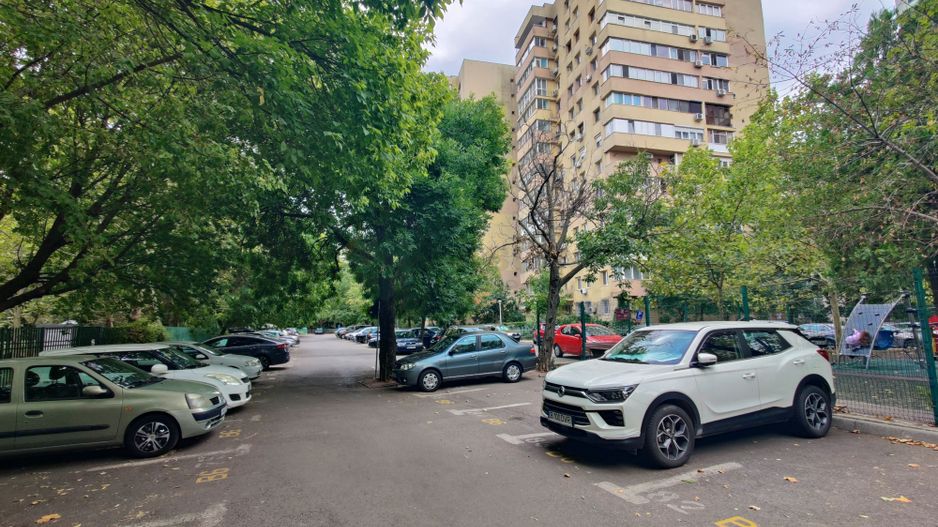 Prima inchirere,  strada Odobesti la intrarea in parc - Poză 16