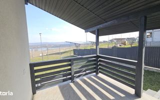 Casă modernă P+M cu vedere panoramică spre lac, Ciurbești, Miroslava - Poză 9