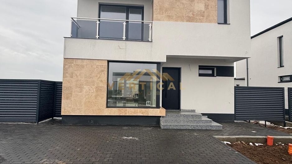 Locuință P+E modernă, 3 băi, teren generos de 323 mp - Poză 1