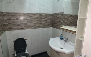 Inchiriere Apartament cu 3 camere Ozana, centrala proprie, demisol - Poză 3