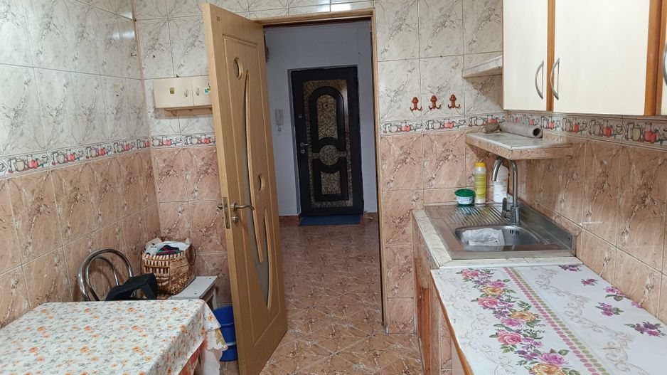 Apartament 2 camere decomandat bloc 1980 langa metrou Gorjului - Poză 8