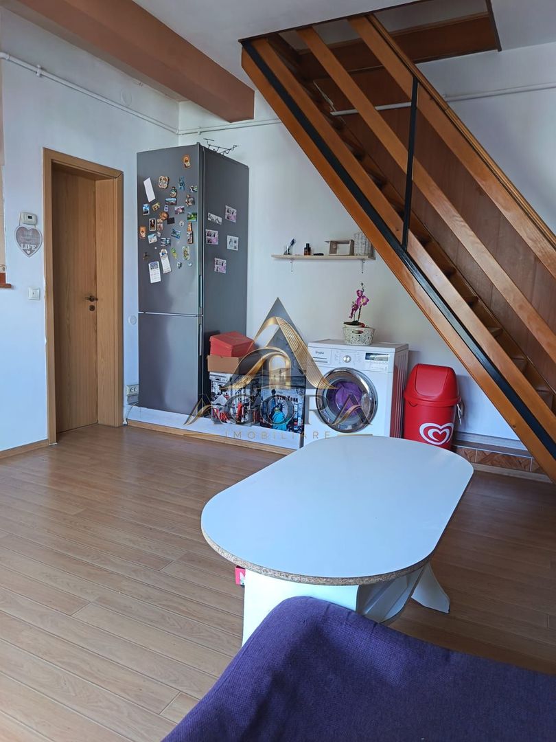 Apartament la mansardă 3 camere Vasile Aron - Poză 3
