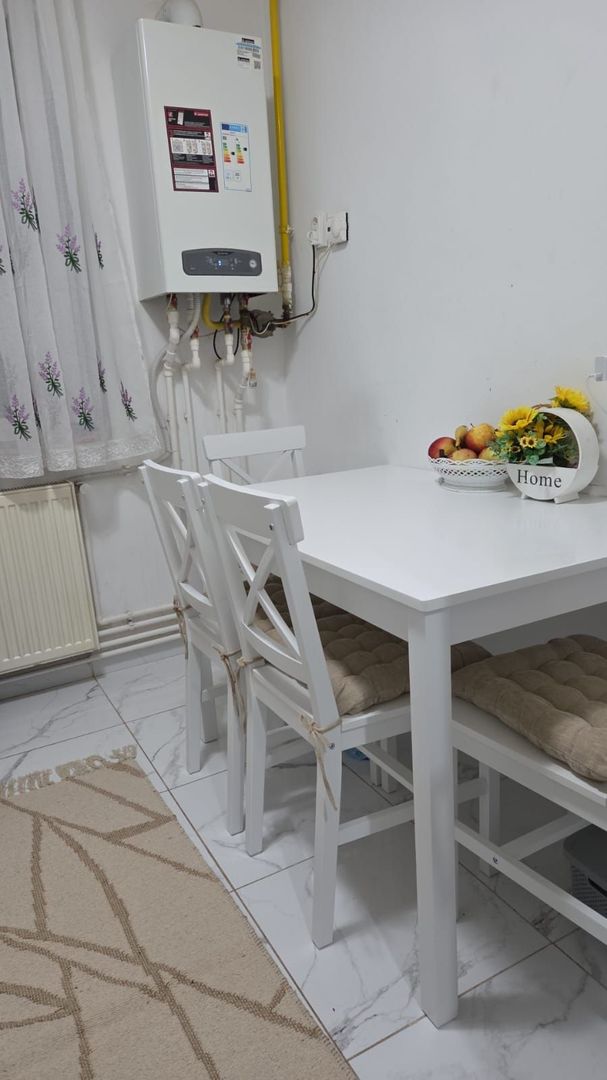 Vand apartament 2 camere zona centrala - Poză 1