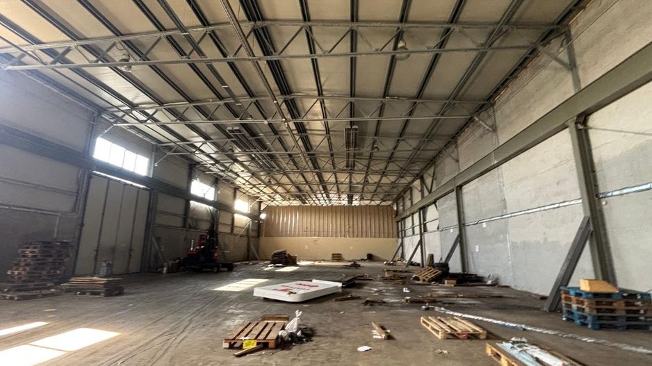 Depozit cu showroom de inchiriat de 1600 mp - Poză 15