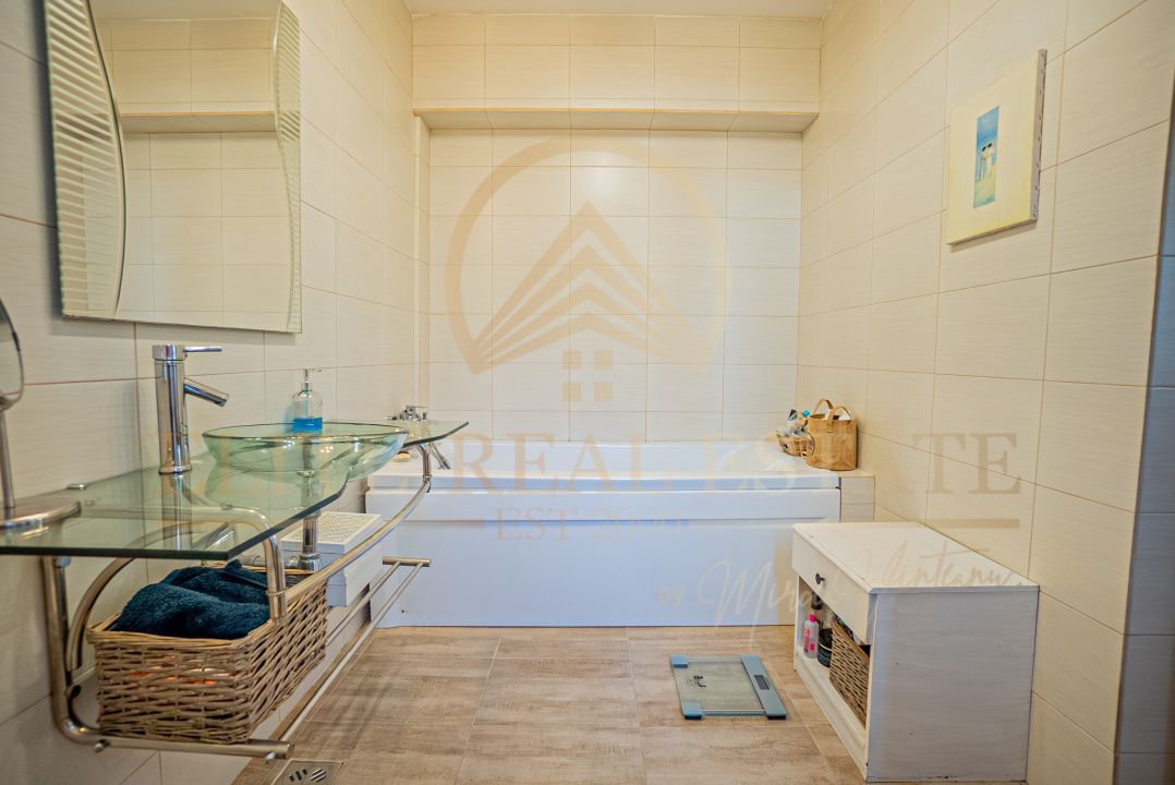 Viluta cocheta cu curte frumoasa in Mamaia Sat! - Poză 17